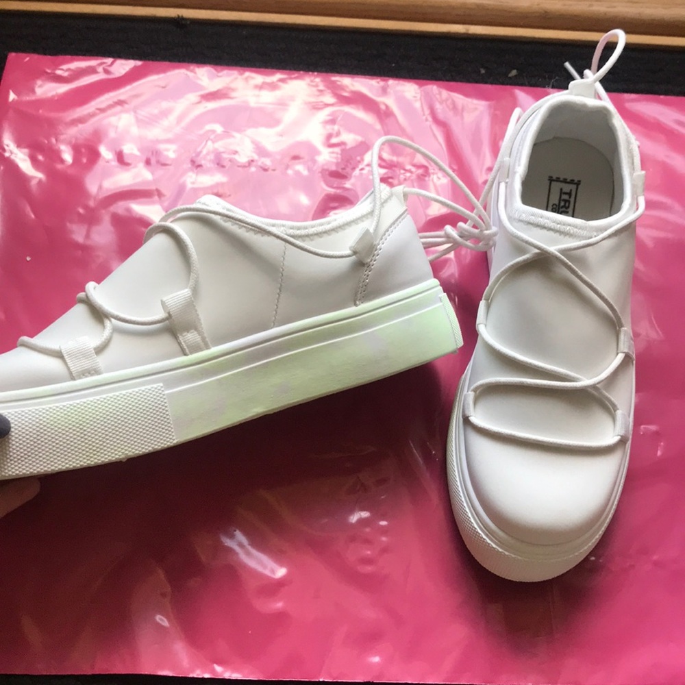🤍white platform sneakers with lace up🤍 - Picture 4 of 8
